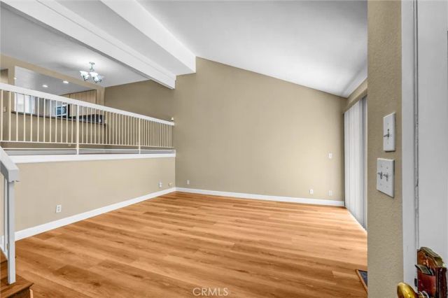 18415 Collins I, Tarzana, CA 91356