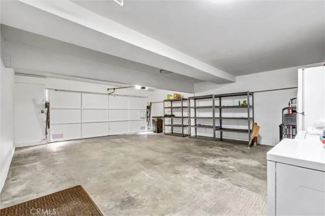 18415 Collins I, Tarzana, CA 91356