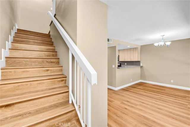 18415 Collins I, Tarzana, CA 91356