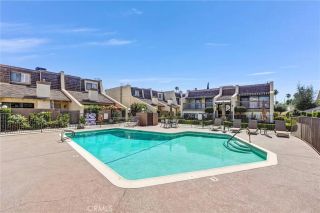 18415 Collins I, Tarzana, CA 91356