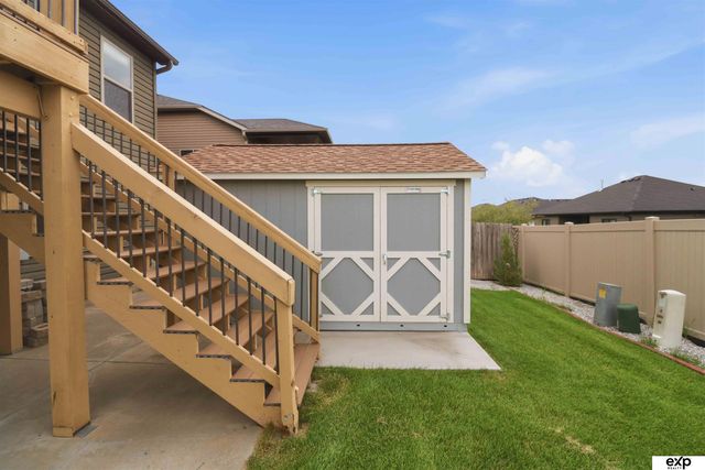 2727 Shadowbrook Drive, Lincoln, NE 68516