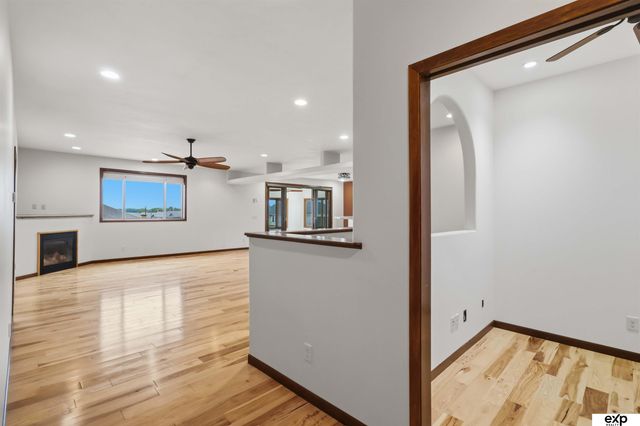 2727 Shadowbrook Drive, Lincoln, NE 68516