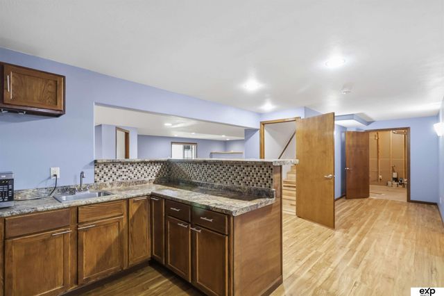 2727 Shadowbrook Drive, Lincoln, NE 68516