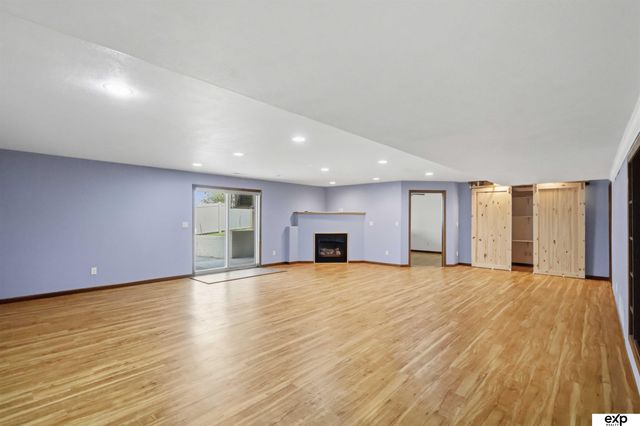 2727 Shadowbrook Drive, Lincoln, NE 68516