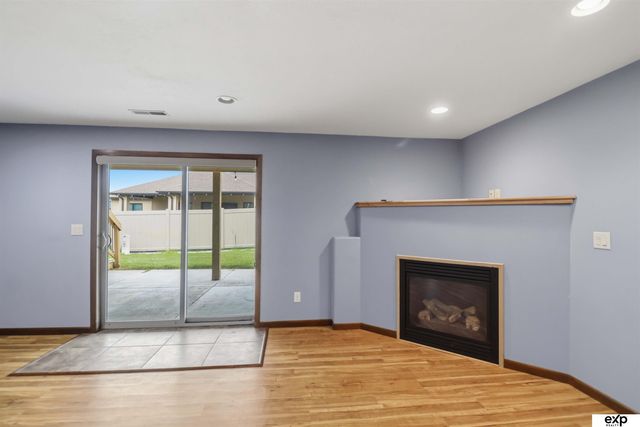 2727 Shadowbrook Drive, Lincoln, NE 68516