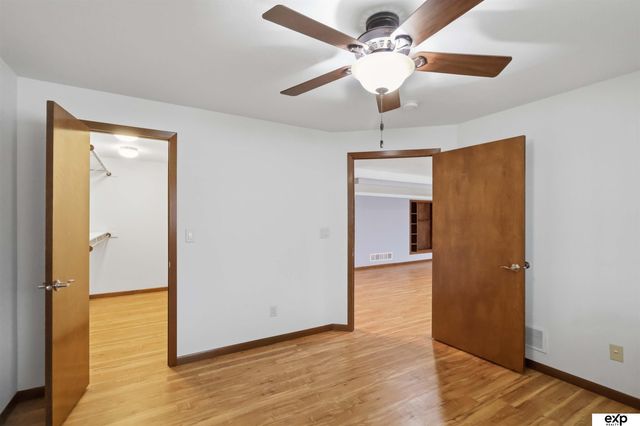 2727 Shadowbrook Drive, Lincoln, NE 68516