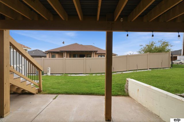 2727 Shadowbrook Drive, Lincoln, NE 68516