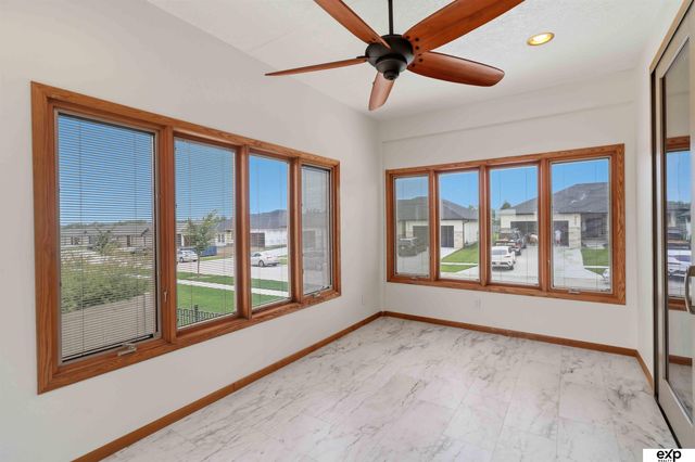 2727 Shadowbrook Drive, Lincoln, NE 68516