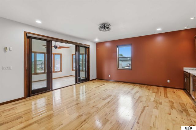 2727 Shadowbrook Drive, Lincoln, NE 68516