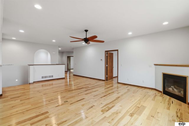 2727 Shadowbrook Drive, Lincoln, NE 68516