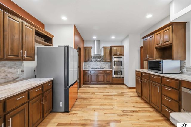 2727 Shadowbrook Drive, Lincoln, NE 68516