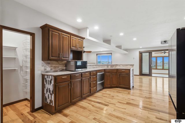 2727 Shadowbrook Drive, Lincoln, NE 68516
