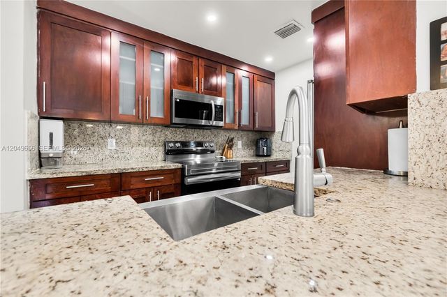 8660 SW 149th Ave 205, Miami, FL 33193
