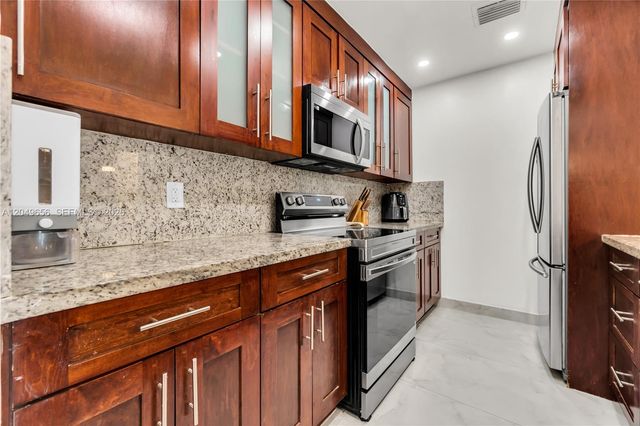 8660 SW 149th Ave 205, Miami, FL 33193