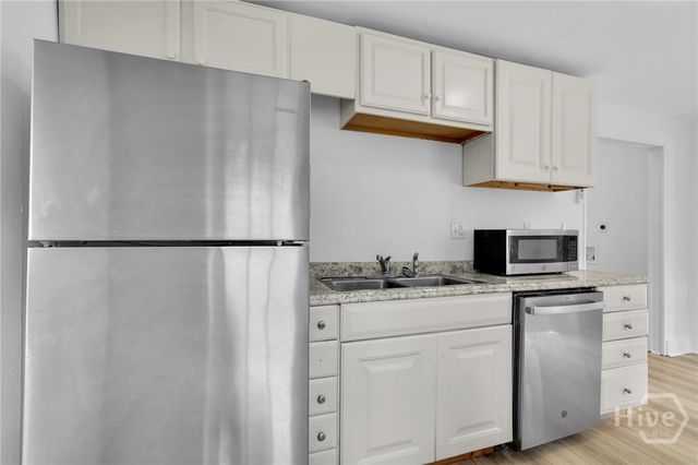 627 W 48th Street, Savannah, GA 31405