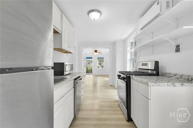 627 W 48th Street, Savannah, GA 31405