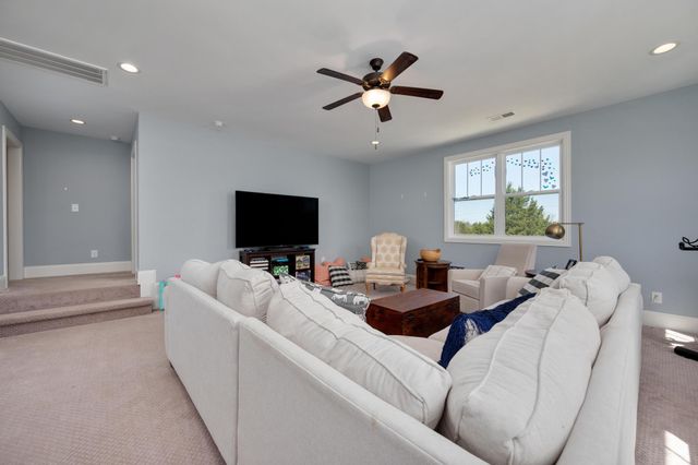 2963 Emery Rd, Murfreesboro, TN 37130