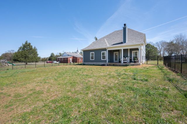 2963 Emery Rd, Murfreesboro, TN 37130