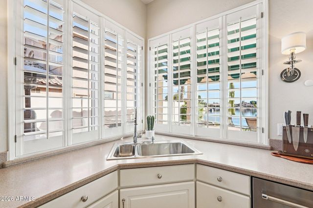 5287 W QUAIL Avenue, Glendale, AZ 85308