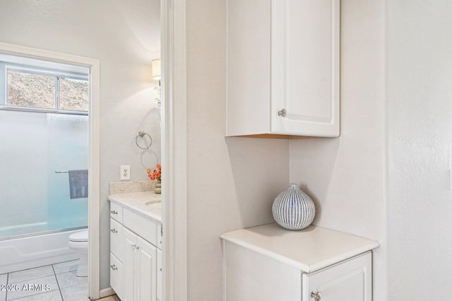 5287 W QUAIL Avenue, Glendale, AZ 85308