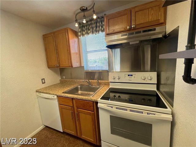 668 Avenue F, Boulder City, NV 89005