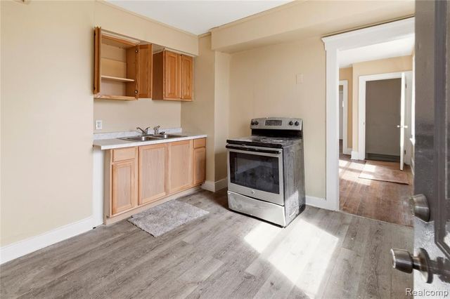 471 Kitchener Street, Detroit, MI 48215