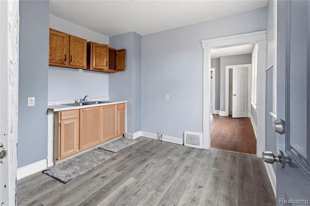 471 Kitchener Street, Detroit, MI 48215