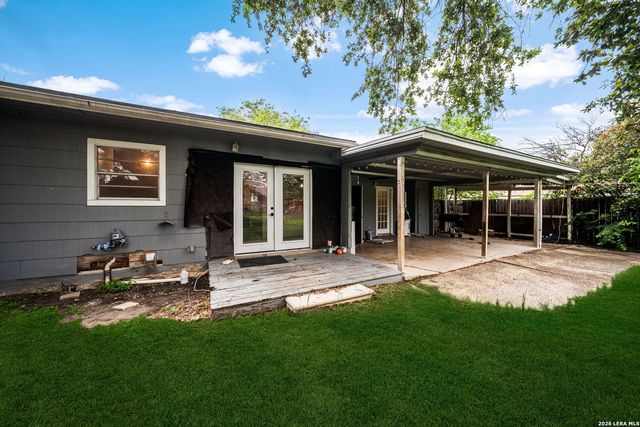 261 WEATHERCOCK LN, Windcrest, TX 78239