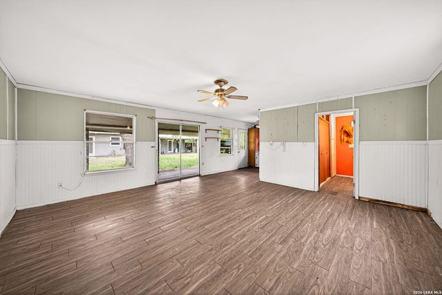 261 WEATHERCOCK LN, Windcrest, TX 78239