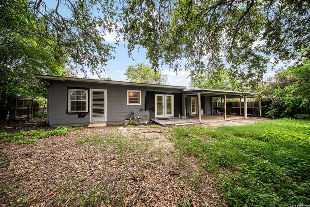 261 WEATHERCOCK LN, Windcrest, TX 78239