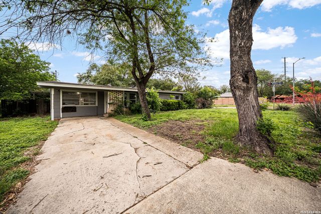 261 WEATHERCOCK LN, Windcrest, TX 78239