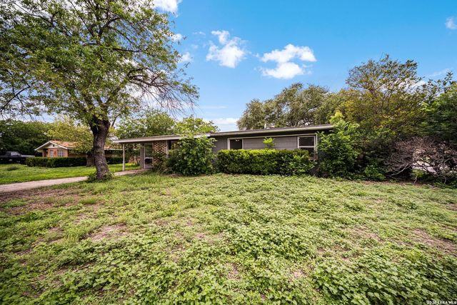 261 WEATHERCOCK LN, Windcrest, TX 78239