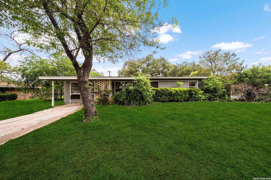 261 WEATHERCOCK LN, Windcrest, TX 78239