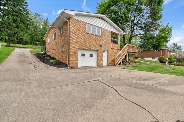545 Manifold Rd, South Strabane, PA 15301