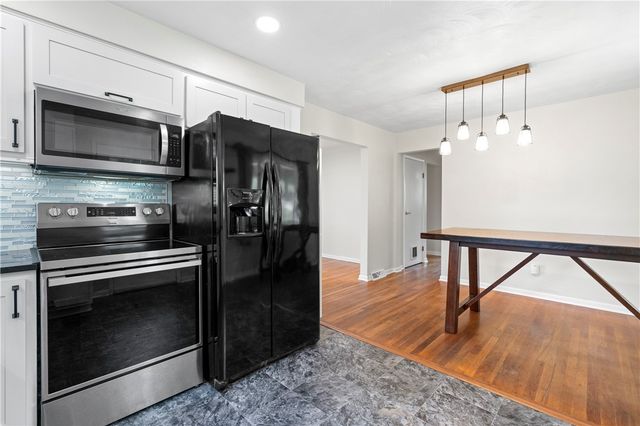 545 Manifold Rd, South Strabane, PA 15301