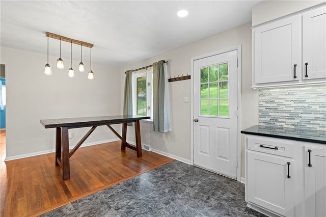 545 Manifold Rd, South Strabane, PA 15301