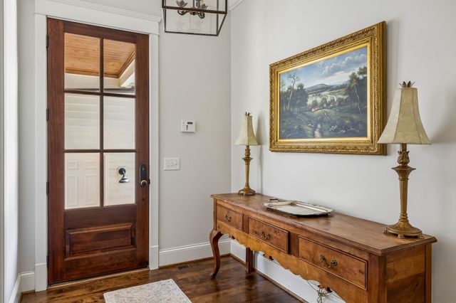 8706 Poplar Creek Rd, Nashville, TN 37221
