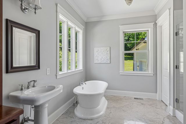8706 Poplar Creek Rd, Nashville, TN 37221