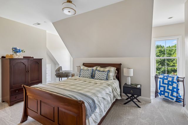 8706 Poplar Creek Rd, Nashville, TN 37221