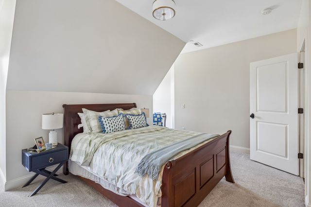 8706 Poplar Creek Rd, Nashville, TN 37221