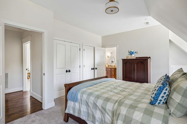 8706 Poplar Creek Rd, Nashville, TN 37221