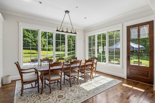 8706 Poplar Creek Rd, Nashville, TN 37221