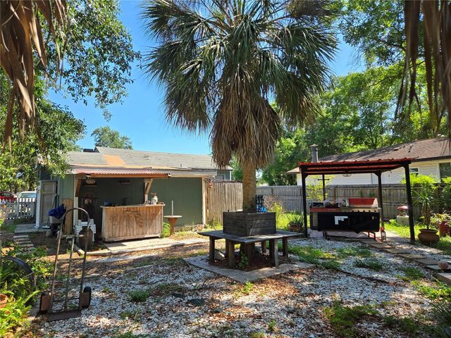 2010 W JEAN STREET, Tampa, FL 33604