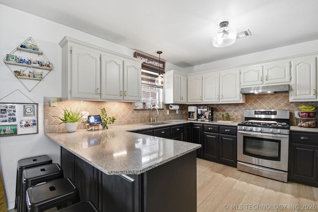 13118 E 78th Street North, Owasso, OK 74055