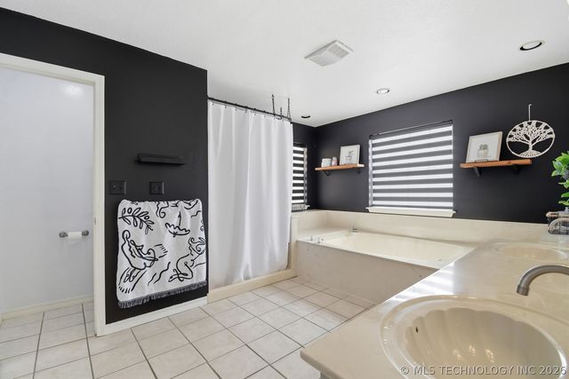 13118 E 78th Street North, Owasso, OK 74055