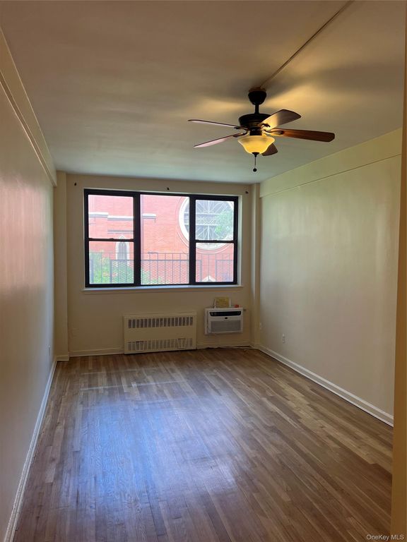 220 E 87th Street 4D, New York (manhattan), NY 10128 — photo 2