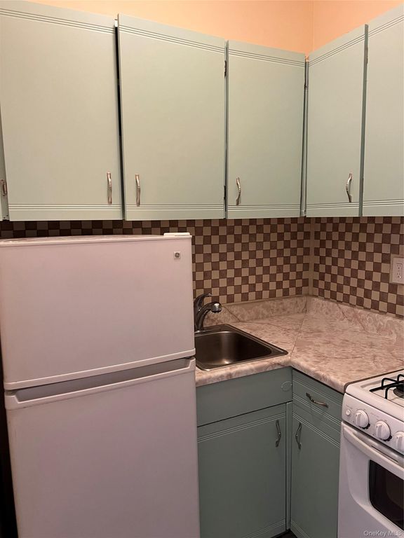220 E 87th Street 4D, New York (manhattan), NY 10128 — photo 5