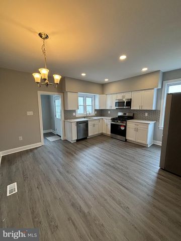 426 MIDDLESEX ST, Gloucester City, NJ 08030