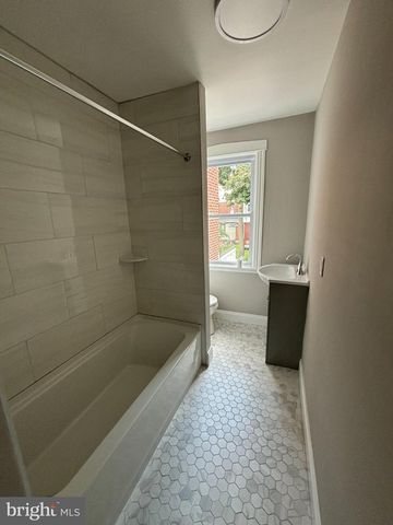 426 MIDDLESEX ST, Gloucester City, NJ 08030