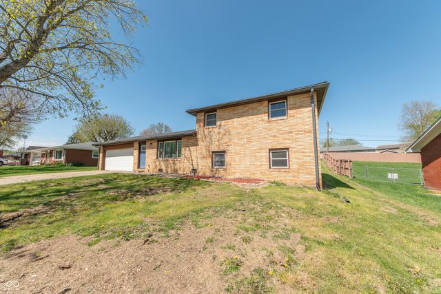 9636 E Randal Street, Columbus, IN 47203